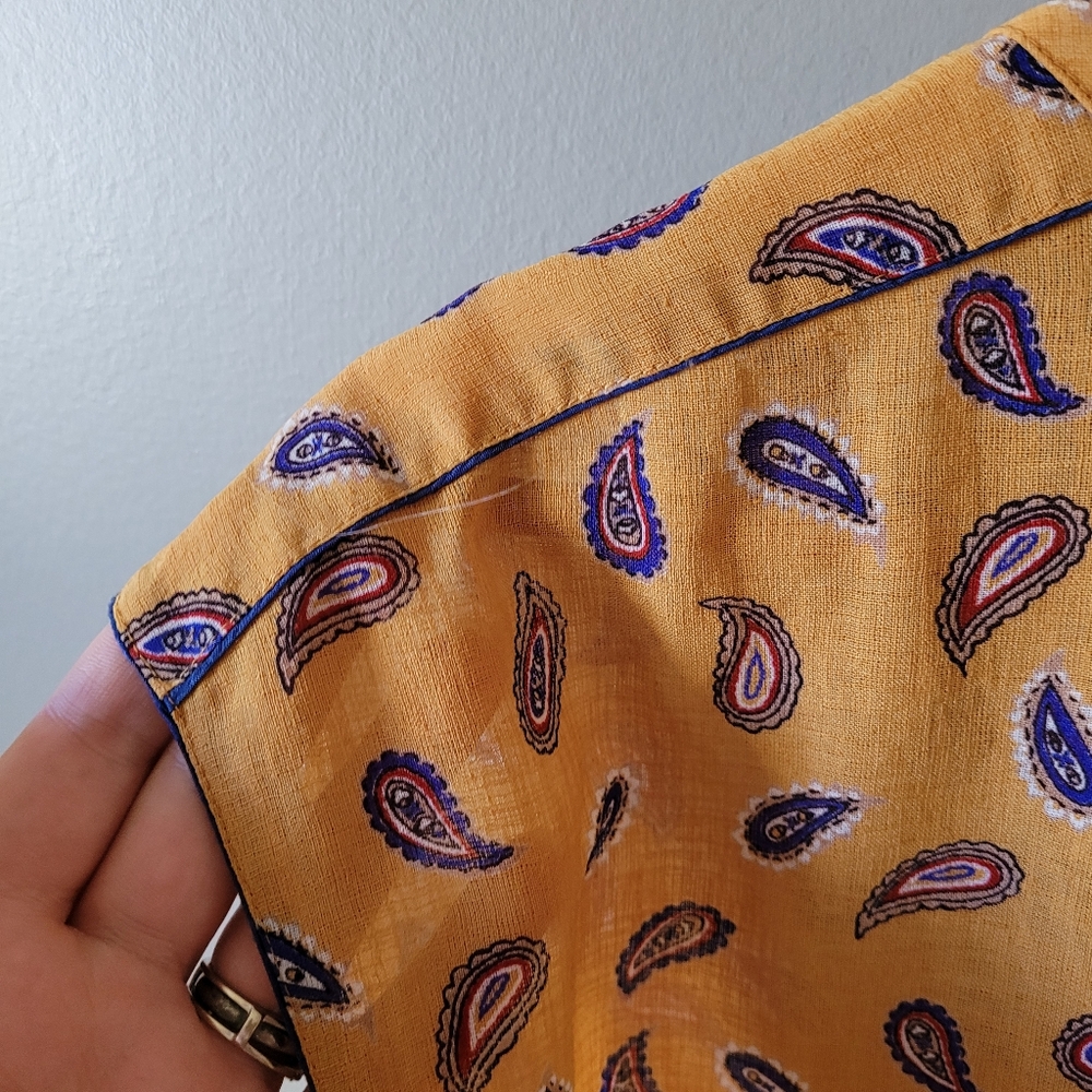 Vintage 70s mustard paisley button front dress with pintucks 1940s style - Picture 9 of 14